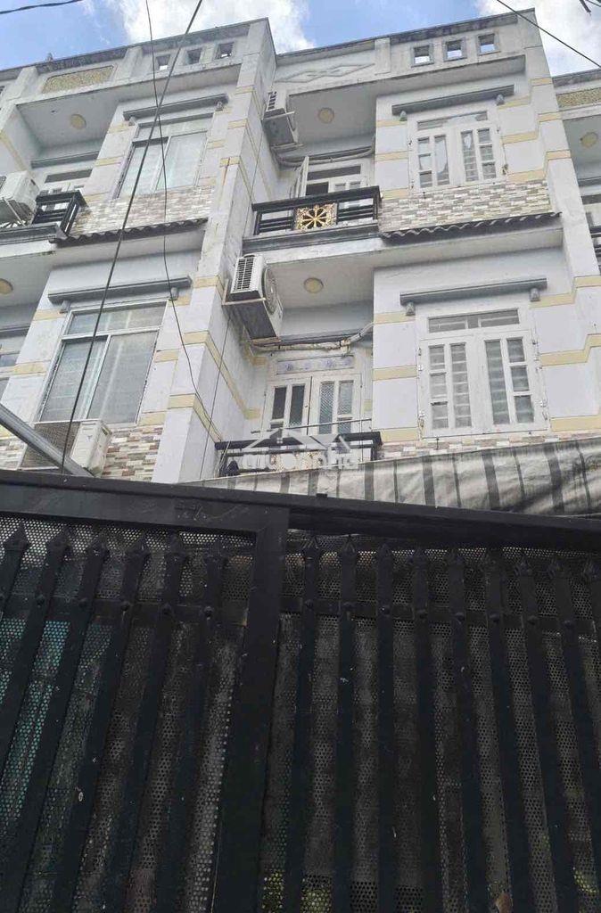 Q6 - bà hom 2pn 2wc 3,5x10 hẻm xe hơi