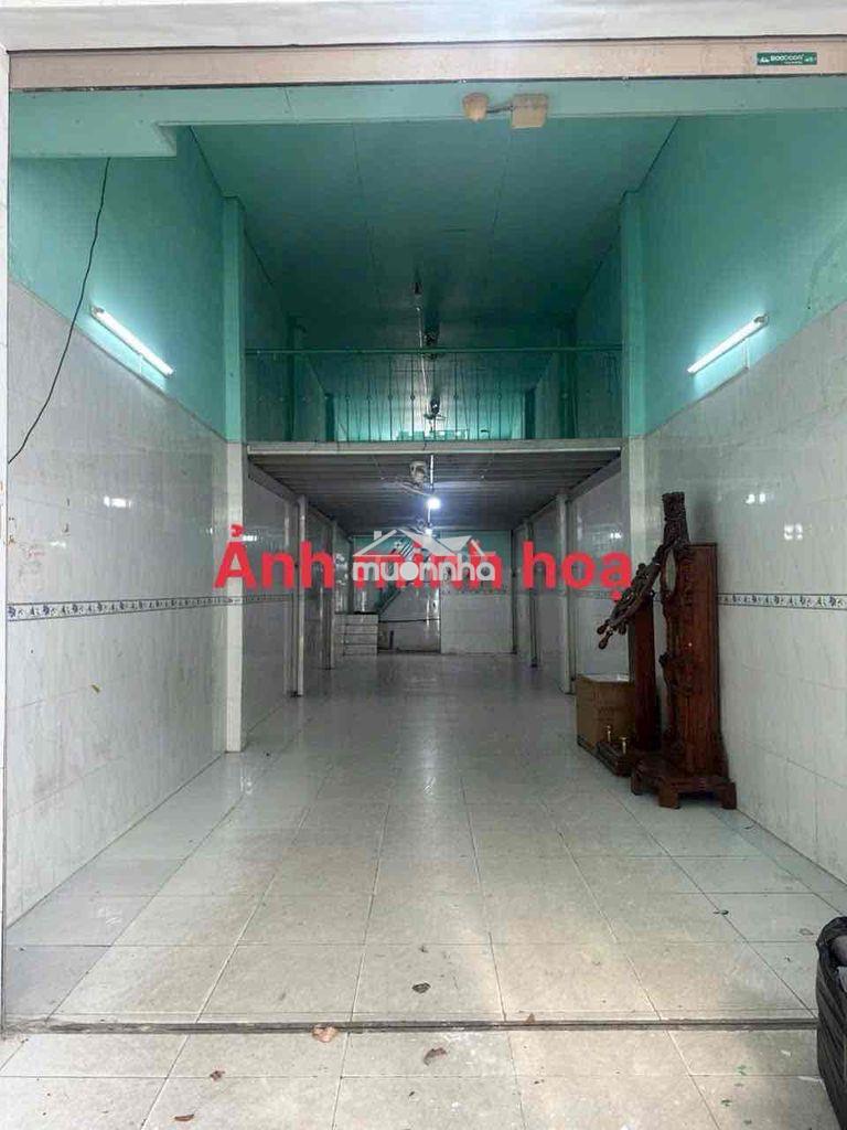 Nhà cho thuê đang sơn sửa mới 7triệu tân phú