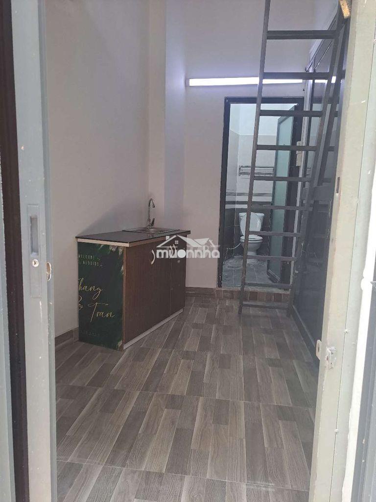 Nhà nhỏ riêng biệt như hình,có gác,hxh,482/62h lê quang định