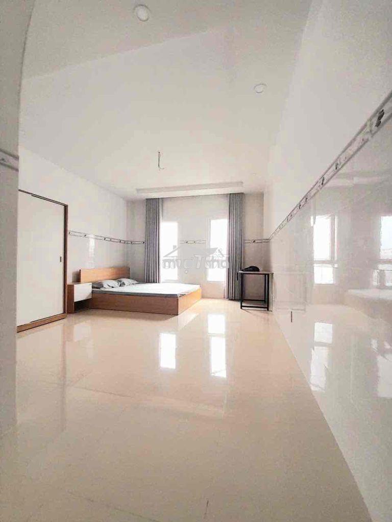 Studio full nội thất diện tích rộng thoáng ngay lâm văn bền