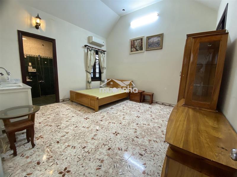 Quận 1 – phòng 40m² - nội thất cơ bản – giờ giấc tự do
