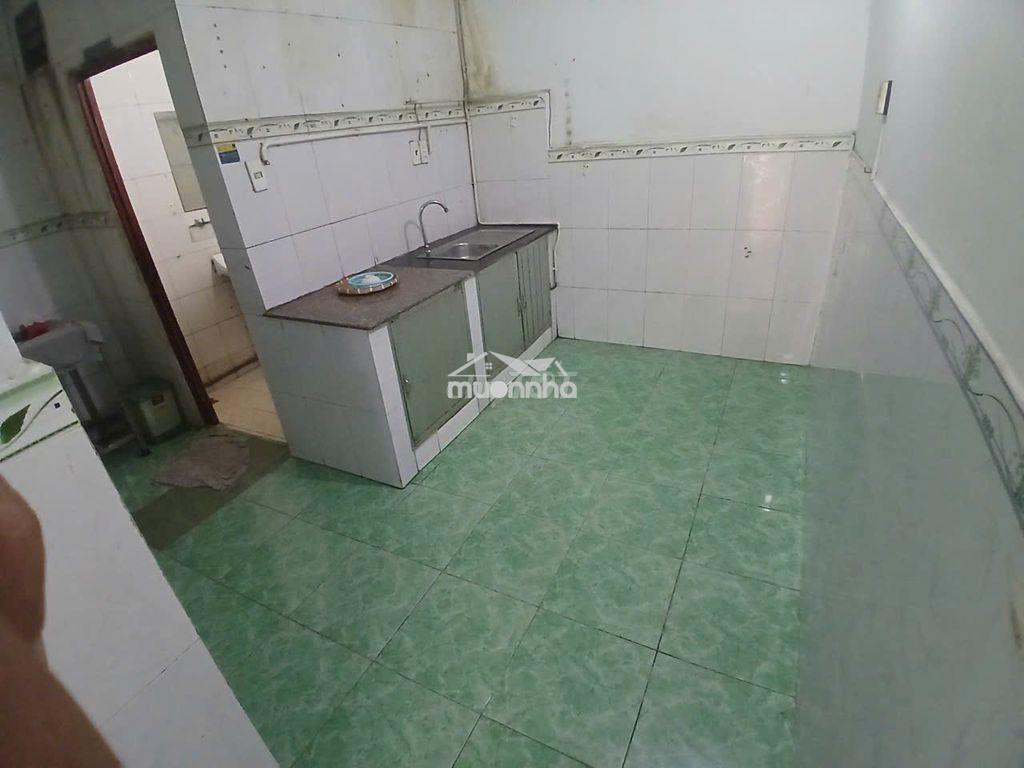 Nhà rẻ chỉ 4.5 tỷ, trung tâm tphcm 47.2m, 2 tầng. trường chinh,  tphcm - 4