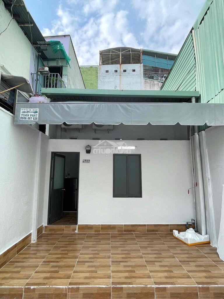 Nhà 45m2 cấp 4 - 2 phòng sẵn nội thất, sân rộng rãi 12m2 - giá 8,9tr