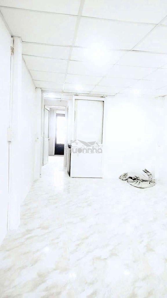 Cho thuê nhà đường phạm hùng c2 dt.3m2×17m } 1 lầu 3 phòng 2 toilet. - Ảnh 4