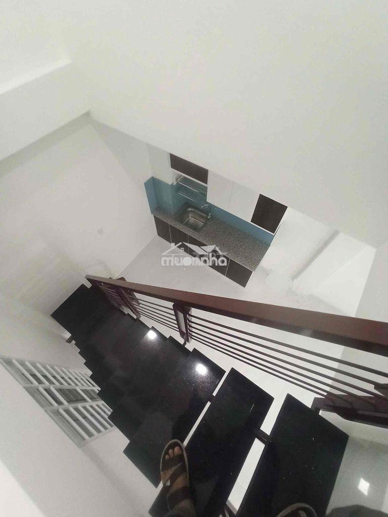 Phòng trọ âu cơ, 1 trệt 1 lầu đúc, đủ nội thất, nhà mới đẹp, giờ tự do - Ảnh 4