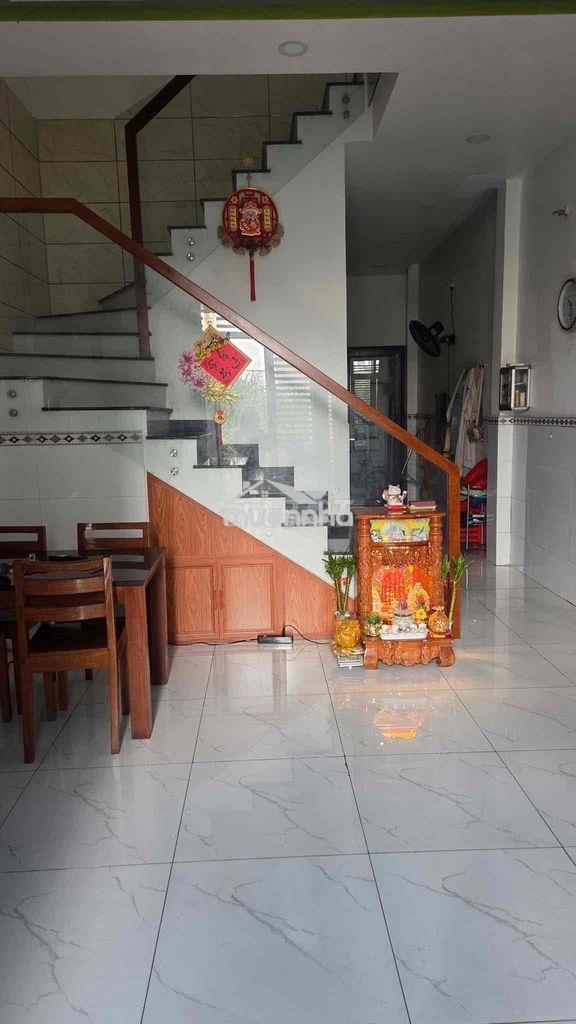 Cho thuê nhà đẹp sạch sẽ liên ấp 123 vlb lầu suốt sạch sẽ giá rẻ