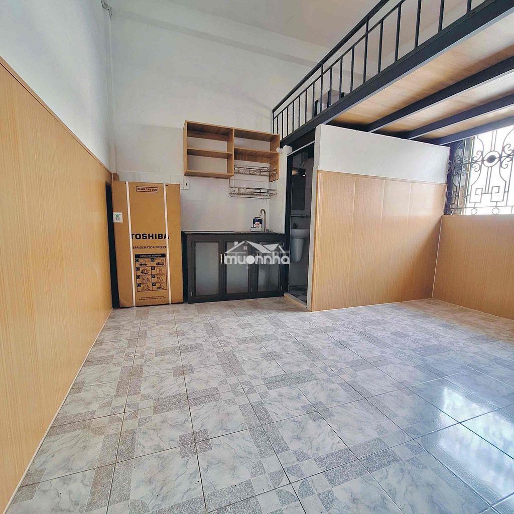 Phòng gác cửa sổ trời full nội thất gần ngã 4 bảy hiền - Ảnh 2