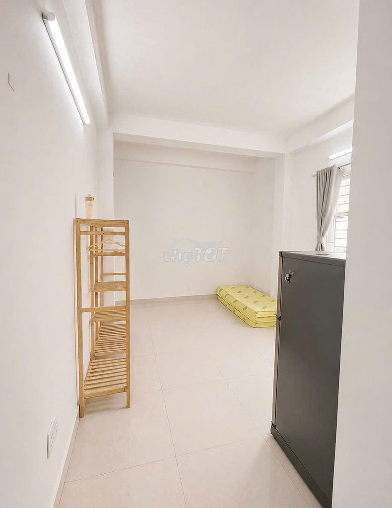 Cực phẩm! phòng rộng  - nhà vệ sinh riêng - nội thất -giờ giấc tự do - Ảnh 2