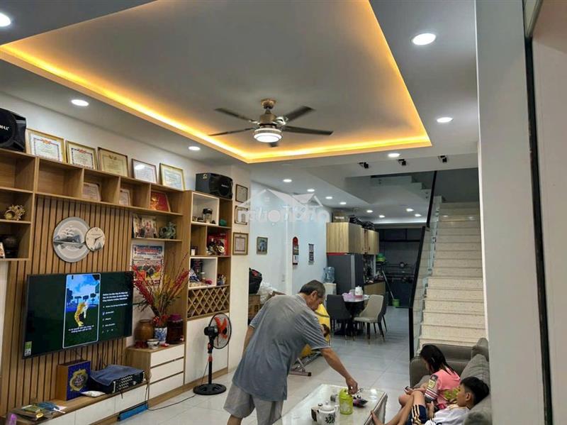 Bán nhà 1/ tân kỳ tân quý giáp tân bình 4,2x19m 2 lầu,5,75 tỷ