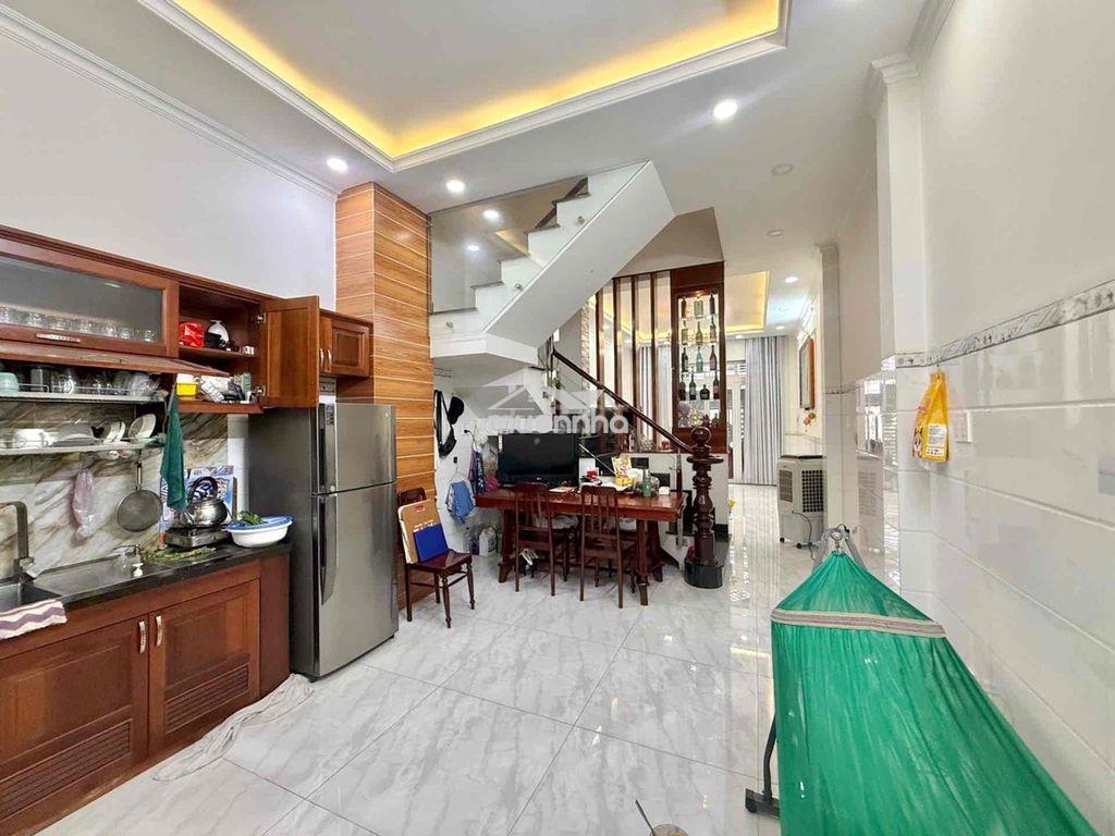 Bán nhà 3 tầng bên sông phạm văn đồng, ngay gigamall, 4x18.5, 8.8 tỷ - 2