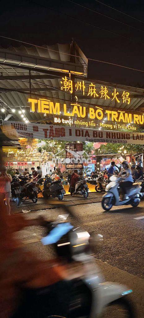 Nhà cần bán gấp .khu vực sầm uất  - Ảnh 2