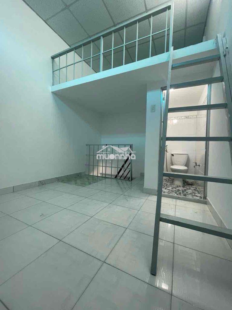 Nhà  trống mua về dọn về ở ngay - Ảnh 4