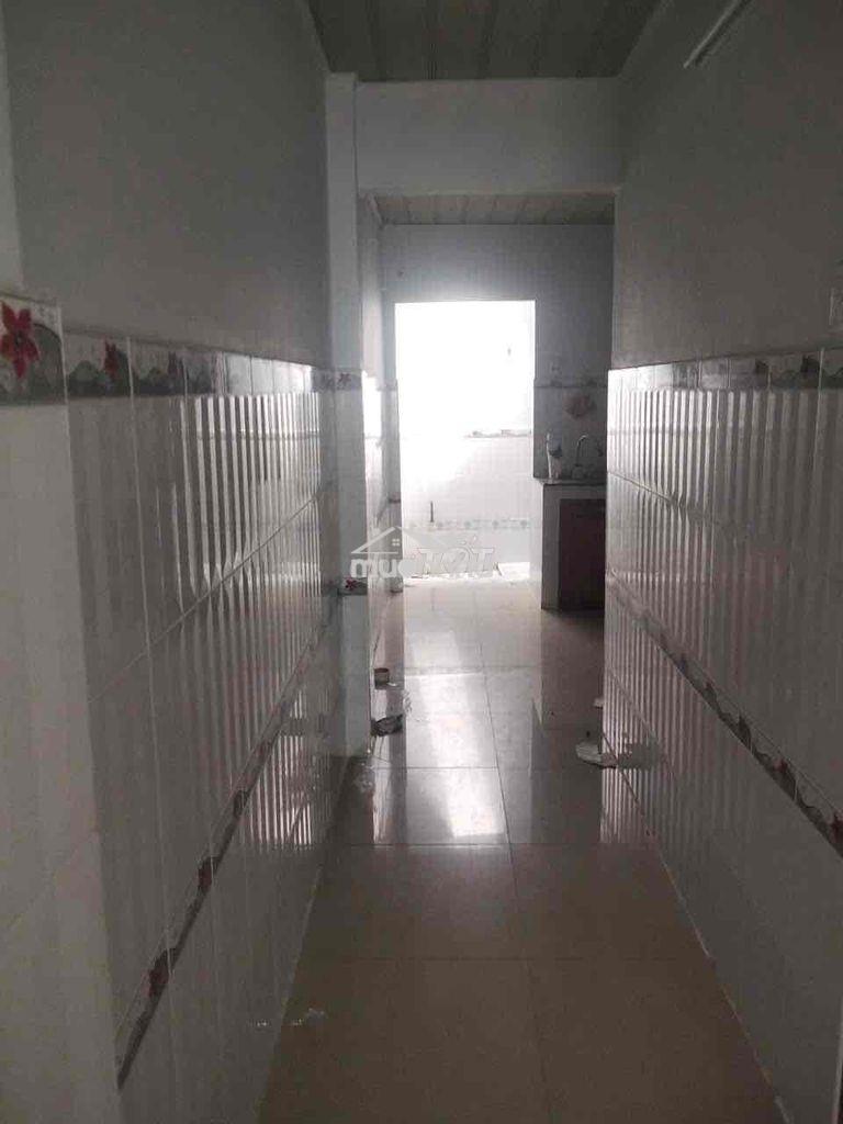Cho thuê nhà đường nguyễn thị trọn vla gác lửng sạch sẽ giá rẻ ở liền - Ảnh 3