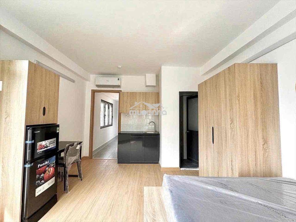 Phòng full nội thất, cửa sổ trời - Ảnh 3
