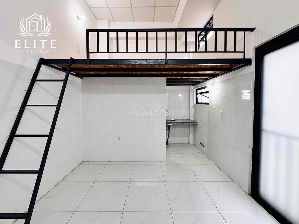 Phòng có gác mới xây - gác cao 2m đứng được thoáng mát - Ảnh 2