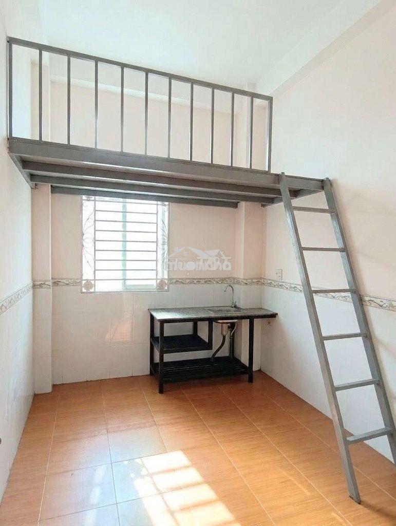 Phòng cửa sổ trời, ánh sáng cả ngày, cạnh đh công thương huit 3 phút