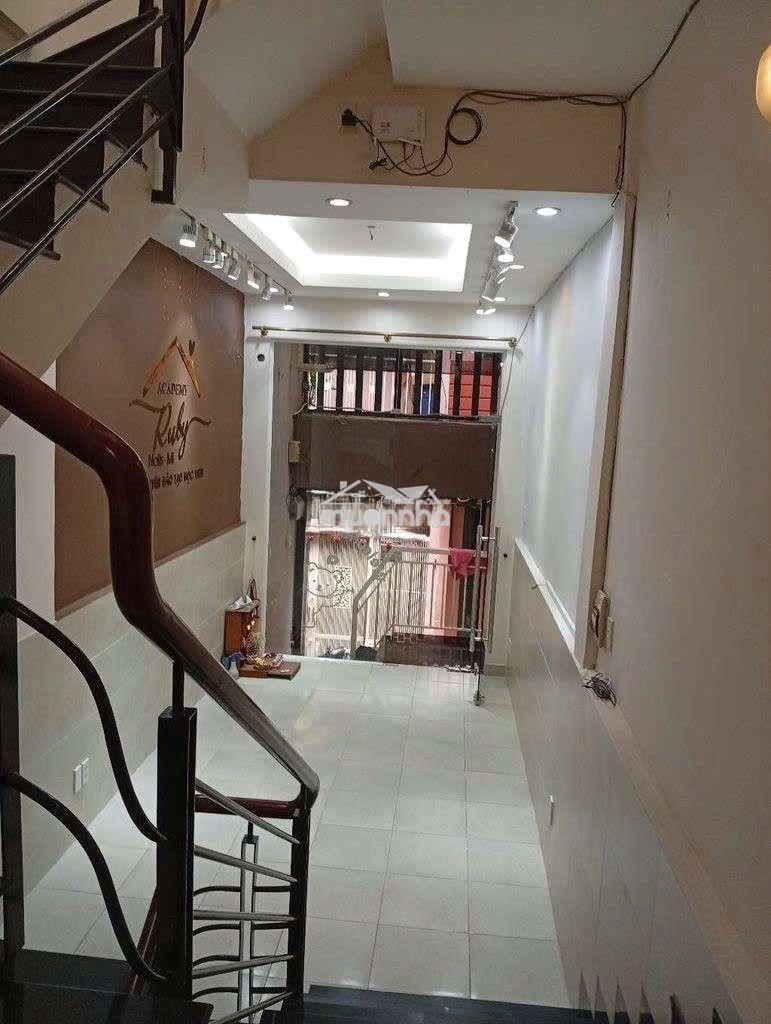 Cho thuê nhà lê thị riêng, q1 3pn, 3wc giá 17tr