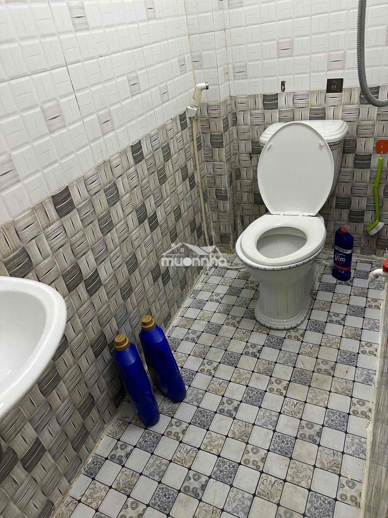 Cho thuê nhà 1 lầu 2pn2wc còn sạch sẽ.hèm 🚗.ta.ltr..q12..dt:3,3x7m - Ảnh 3