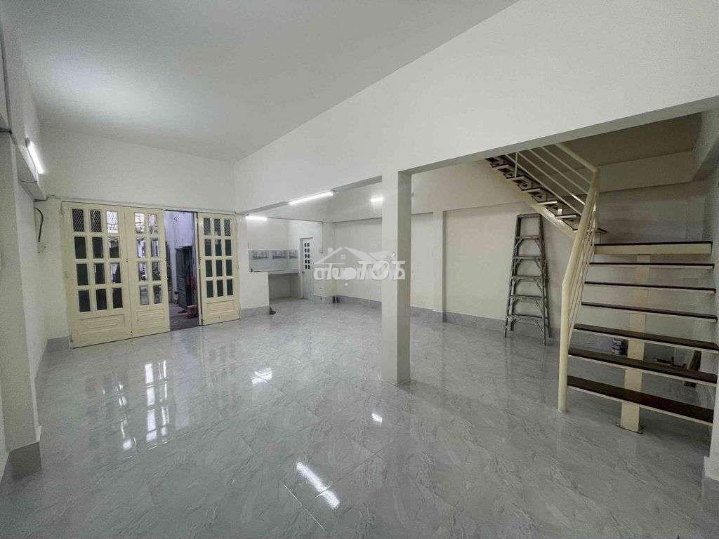 Nhà 1 trệt 1 lầu 6x8m 2 phòng 2 wc hẻm đường hoàng diệu - Ảnh 2