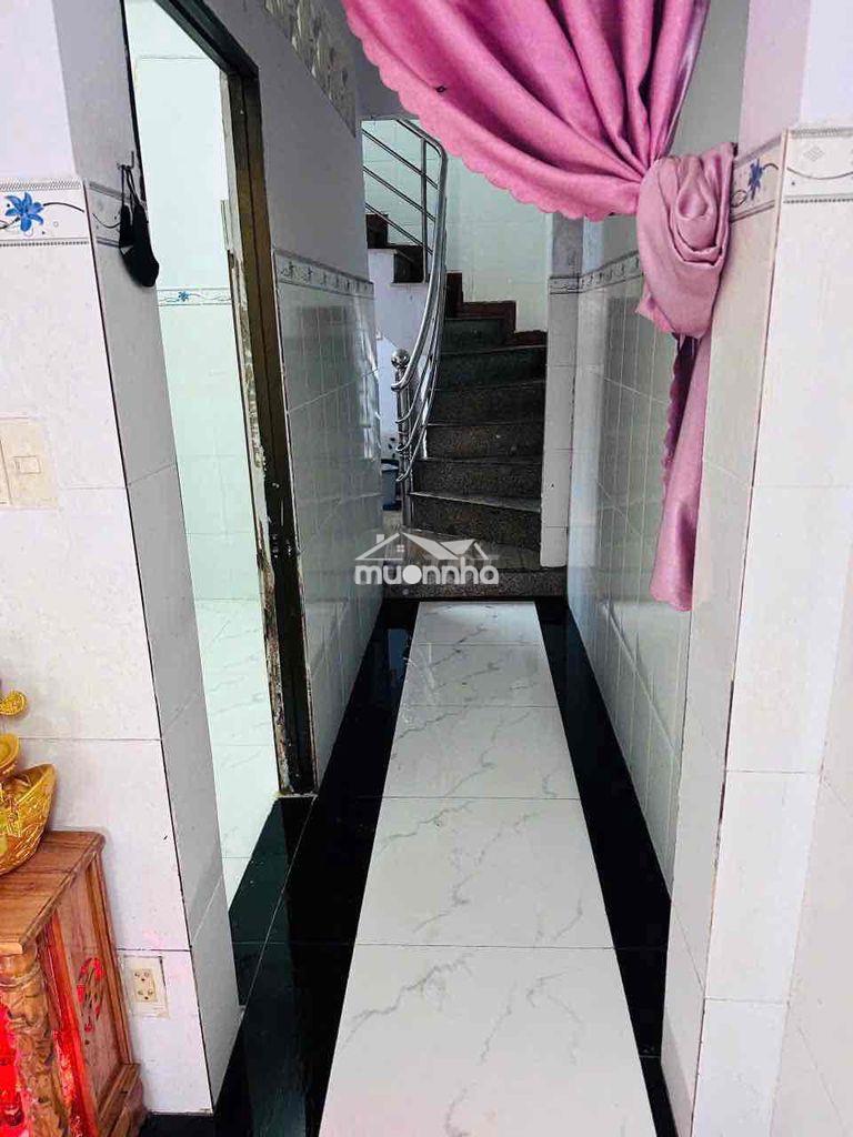 Nhà thuê sạch đẹp (3phòng ngủ 2wc) sẵn 2 máy lạnh