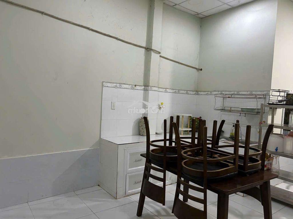 Nhà c4 shr đường bàn cờ an ninh gần chợ trường học giáp tân bình - Ảnh 3