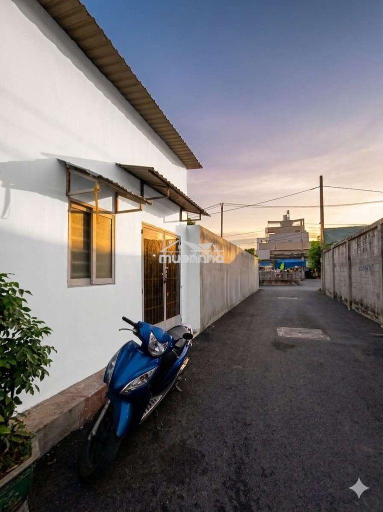 Nhà nguyên căn 100m2 giá rẻ 