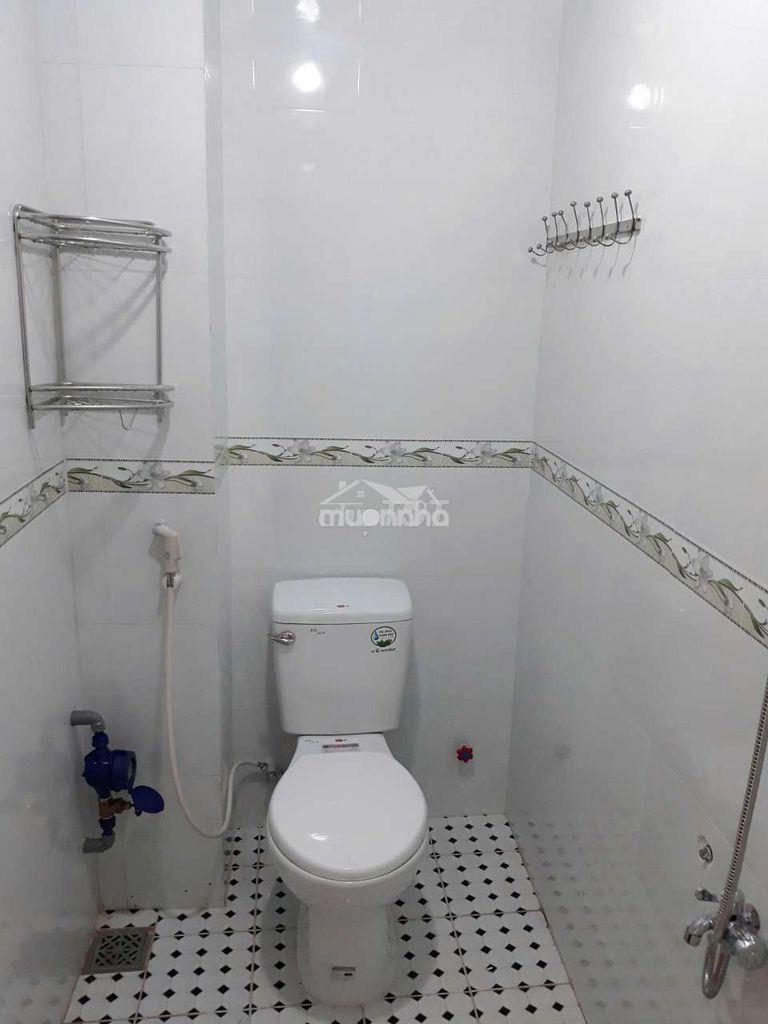 Phòng cửa sổ trời, ánh sáng cả ngày, cạnh đh công thương huit 3 phút - Ảnh 3