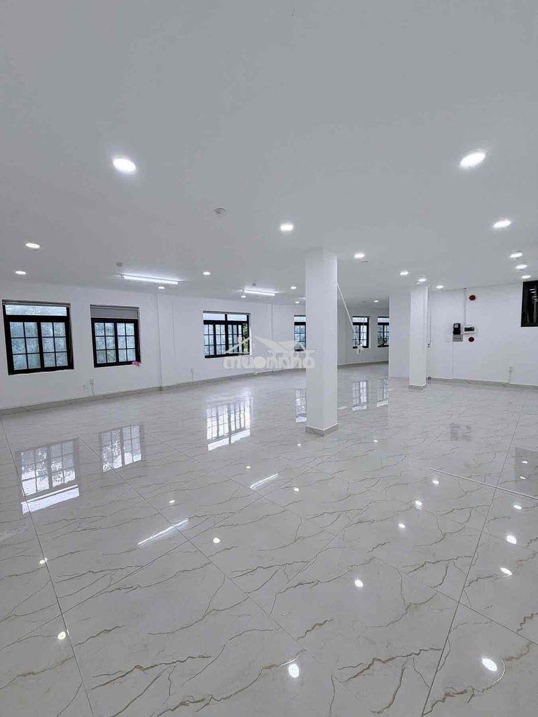 Cho thuê vp 130m2 vĩnh khánh q4, sàn suốt không cột, cửa sổ thoáng - Ảnh 2