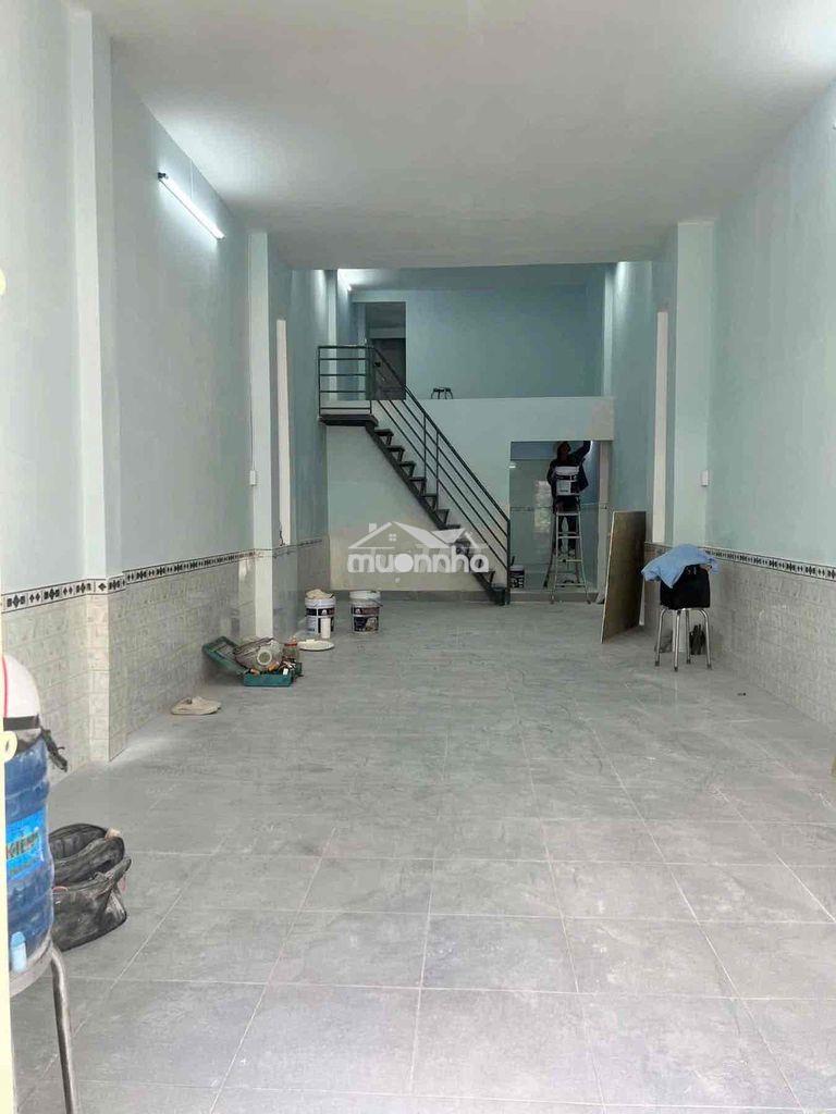 Cho thuê nhà mới tinh có 3p ngủ ngay trung tâm ngã 5 rộng rãi làm nghề