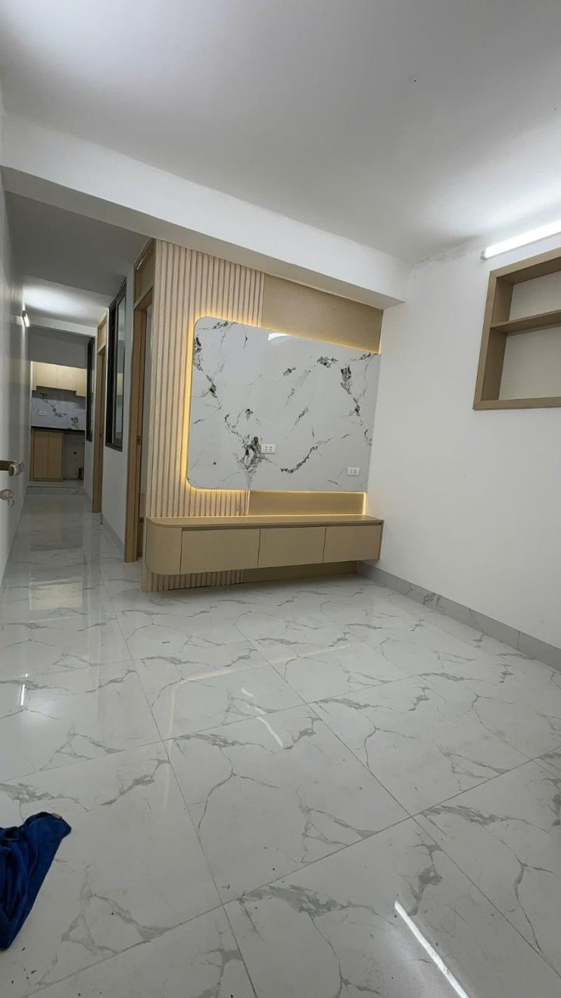 Cho thuê căn hộ tập thể 40m2 - 2 ngủ -   phố bùi ngọc dương giá 7tr5 - Ảnh 3