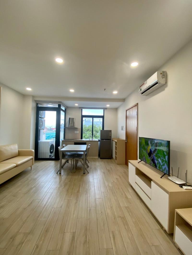 Cho thuê căn hộ studio balcon rộng 45m2 full nội thất ngay nơ trang long 