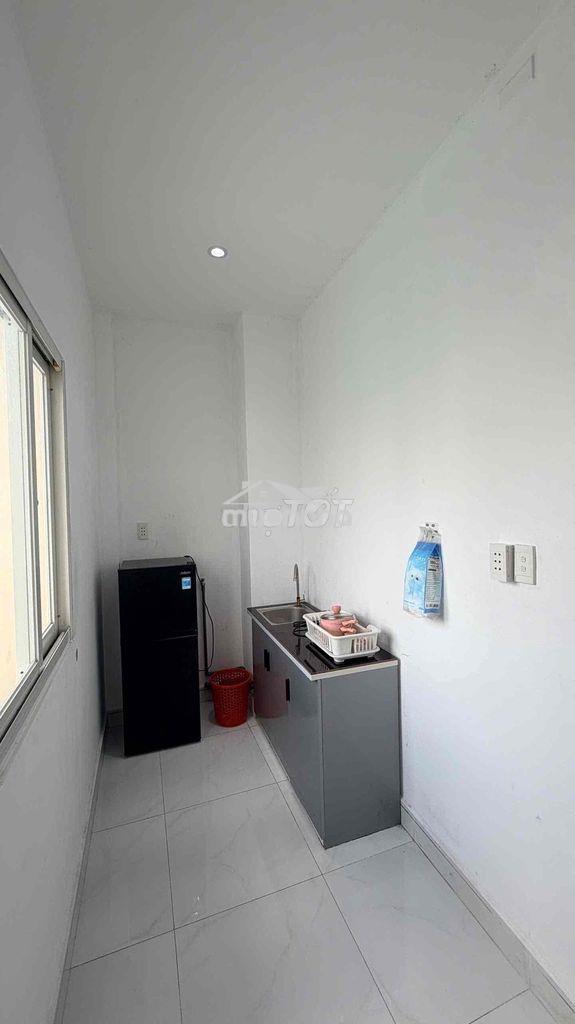 Cho thuê chdv có thang máy, ban công rộng thoáng - Ảnh 3