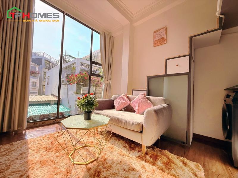 Cho thuê căn hộ có gác có cửa sổ kính lớn thoáng đường đoàn thị điểm quận phú nhuận, sát q1, q3