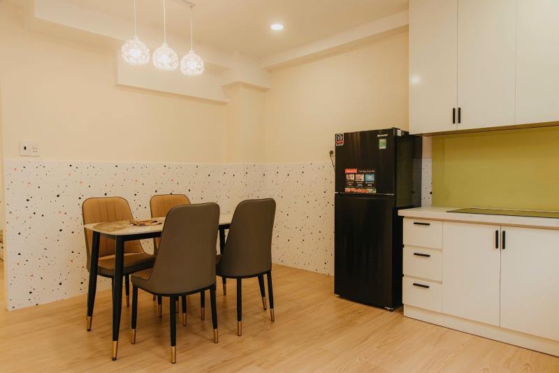 Cho thuê căn hộ rộng rãi có khu bếp lớn và cửa sổ thoáng mát full nội thất đường xô viết nghệ tĩnh quận bình thạnh, sát q1 - Ảnh 3