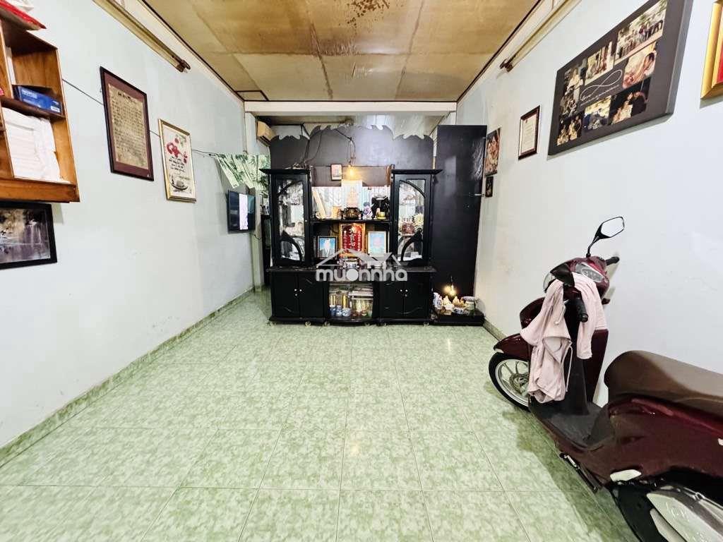 Nhà 2 mặt hẻm xe hơi 48m2 gần phan đăng lưu - sát q1 chỉ hơn 4 tỷ - Ảnh 2