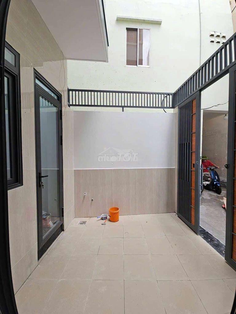 Nhà xây mới 4 tầng – sau căn mặt tiền âu dương lân p3, q8 - Ảnh 2
