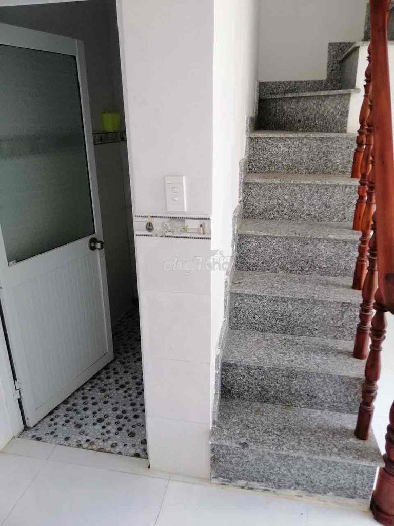 Nhà 2 lầu 2 phòng ngủ, 2 toilet, sổ hồng đồng sở hữu - Ảnh 3