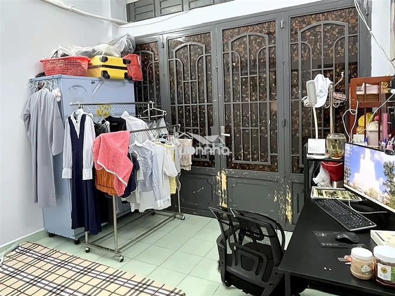 Nhà 1 trệt 1 lầu 2 phòng ngủ lạc long quân, gần đầm sen, quận 11