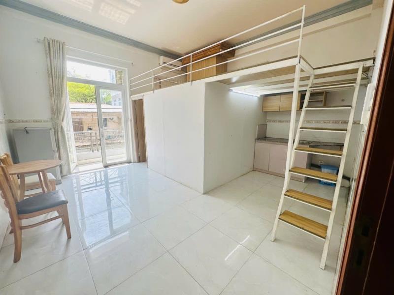 Phòng trọ giá rẻ khu vực tân bình tp.hcm duplex cửa sổ trời, gần đại học văn hiến, công thương