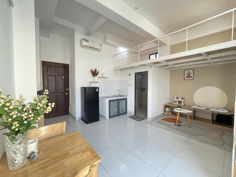 Cho thuê phòng trọ gác cao diện tích 50m2 có ban công thoáng full nội thất đường điện biên phủ gần hàng xanh tiện quan q1
