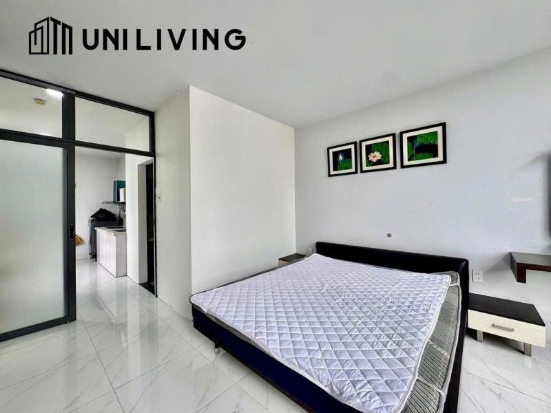 Cho thuê căn hộ dịch vụ ngay mặt tiền trường sa q3💯1 phòng ngủ ban công 45m2 - Ảnh 2