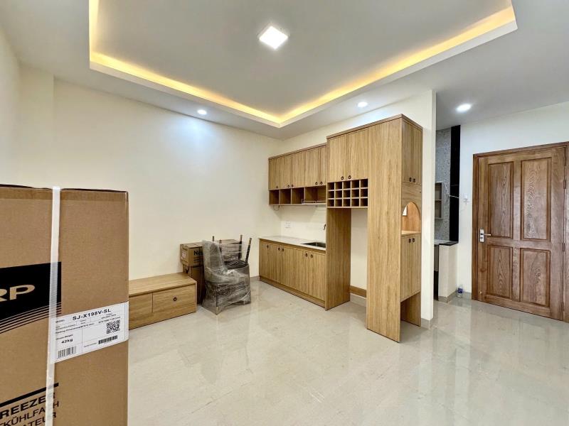 Cho thuê căn hộ có ban công và cửa sổ lớn thoáng mát full nội thất đường đào duy anh quận phú nhuận, sát bình thạnh, quận 1 gần sân bay tân sơn nhất - Ảnh 4