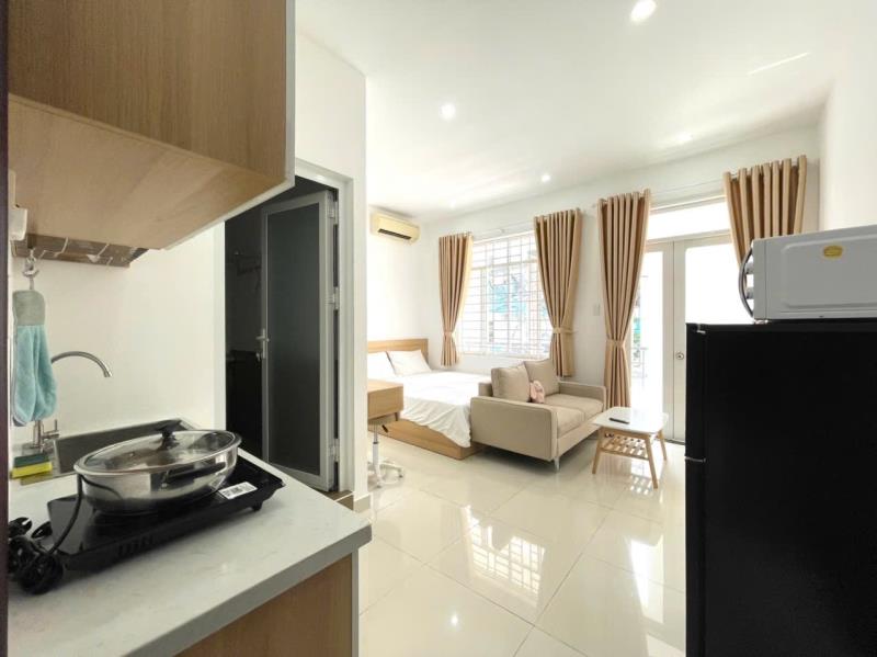 Căn hộ ban công 40m2, phan đăng lưu gần khu ẩm thực phan xích long sát q1, q3