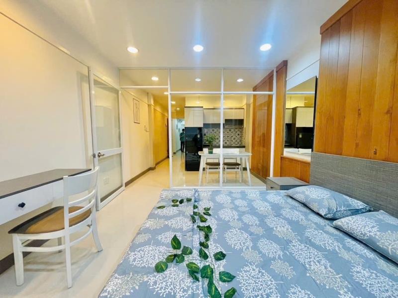 Căn hộ tách bếp, cửa sổ giếng trời, full nội thất 1phòng ngủ