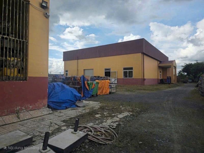 Bán nhà xưởng đường nhựa xe cont phước hiệp, củ chi 7000m2 ( 4660m2 thổ, xd 1900m2) 35 tỷ - Ảnh 2