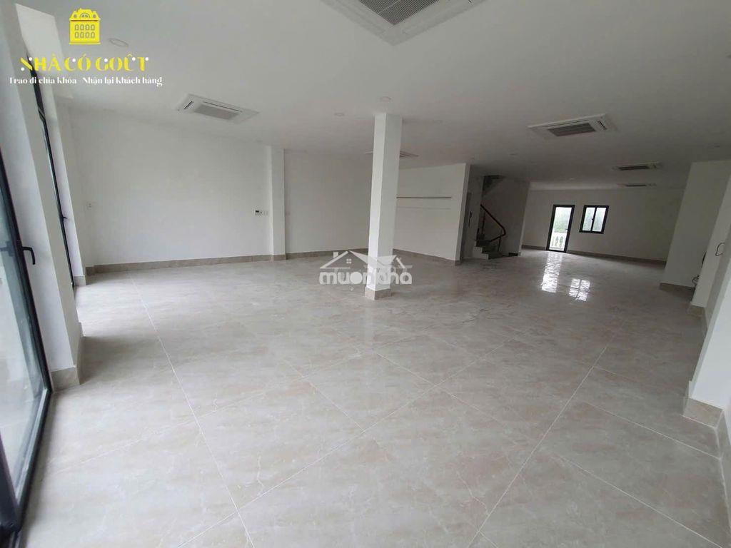 Toà vp trần não 8x20m trống suốt, trần cao 80tr - Ảnh 3
