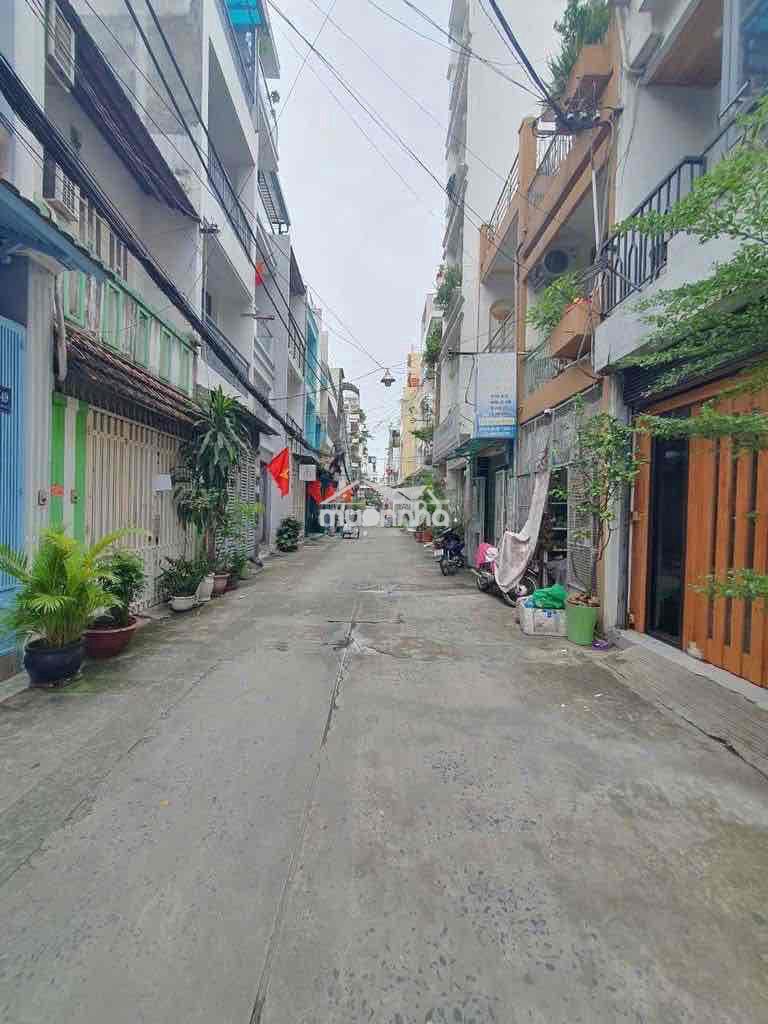 Diện tích khủng, ngang gần 8m vuông vức