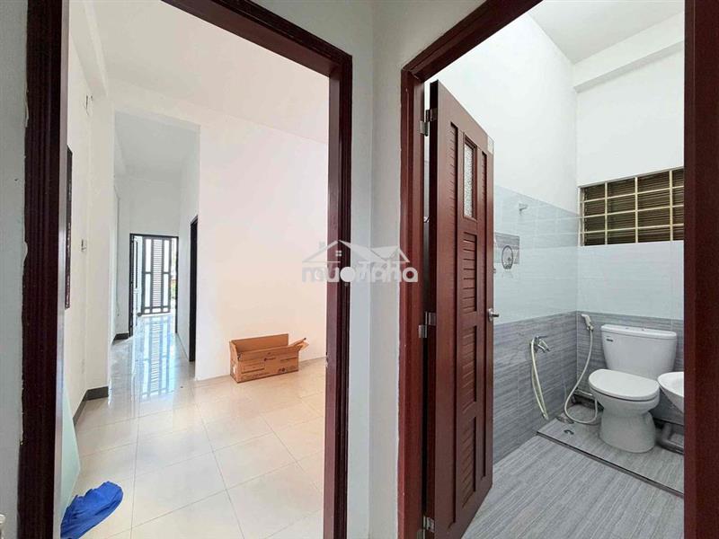 Cho thuê 2 phòng ngủ ban công mới 100% ngay 3 tháng 2 quận 10