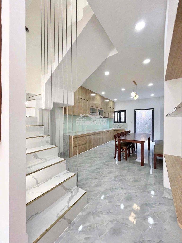 Chính chủ cho thuê nhà mới đỗ thừa luông 4x18m, đúc 3 lầu 4pn 5wc mới