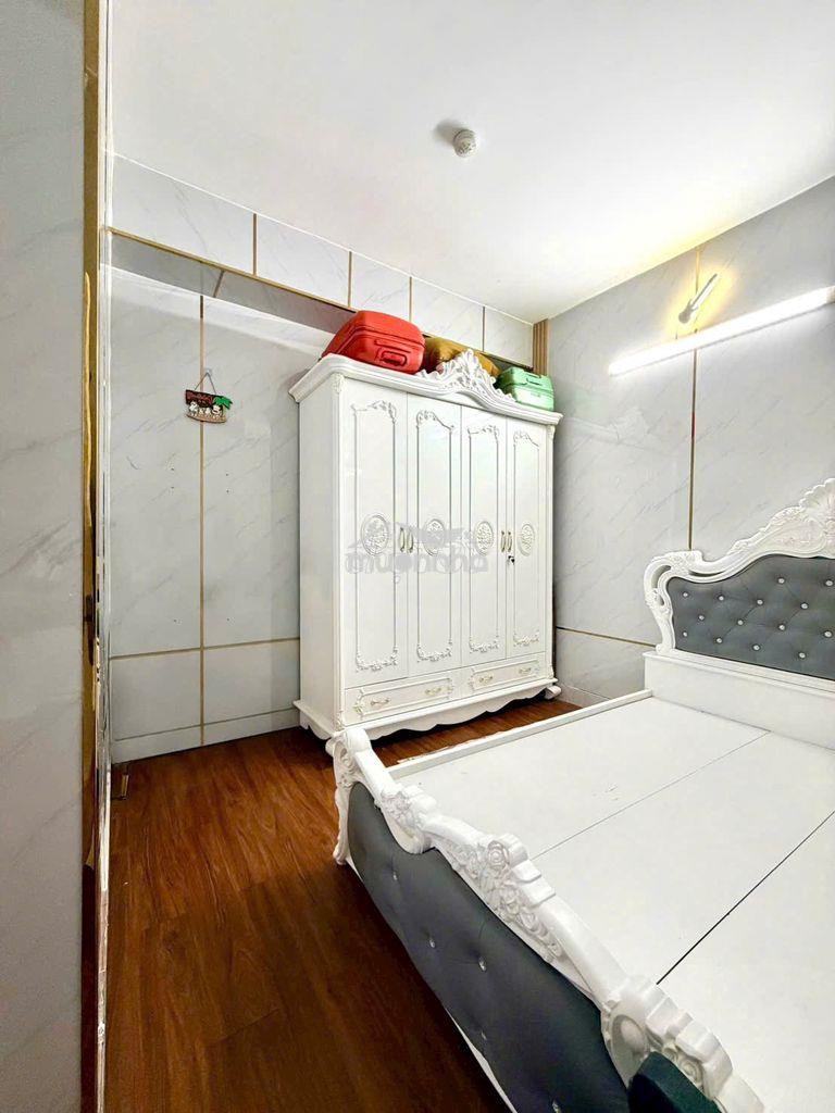 Gấp cho thuê căn 55m2, 2 pn, 2 wc, full  nội thất, cc 35 hồ ngọc lãm - Ảnh 3